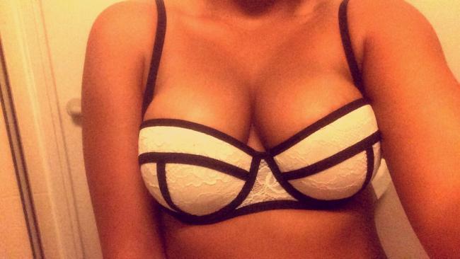 Belle Safia une pure beauté de Dijon